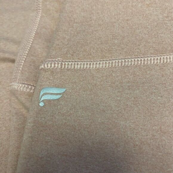 Fabletics Leggings Capri 19” inseam - Picture 7 of 12